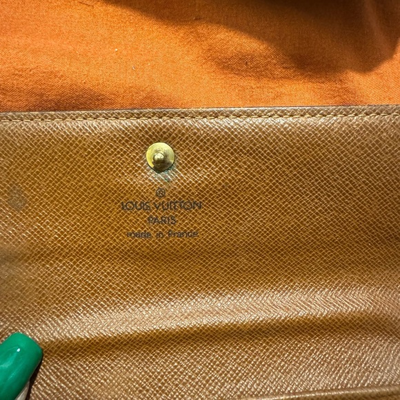 LV monogram medium sized wallet - Picture 5 of 11